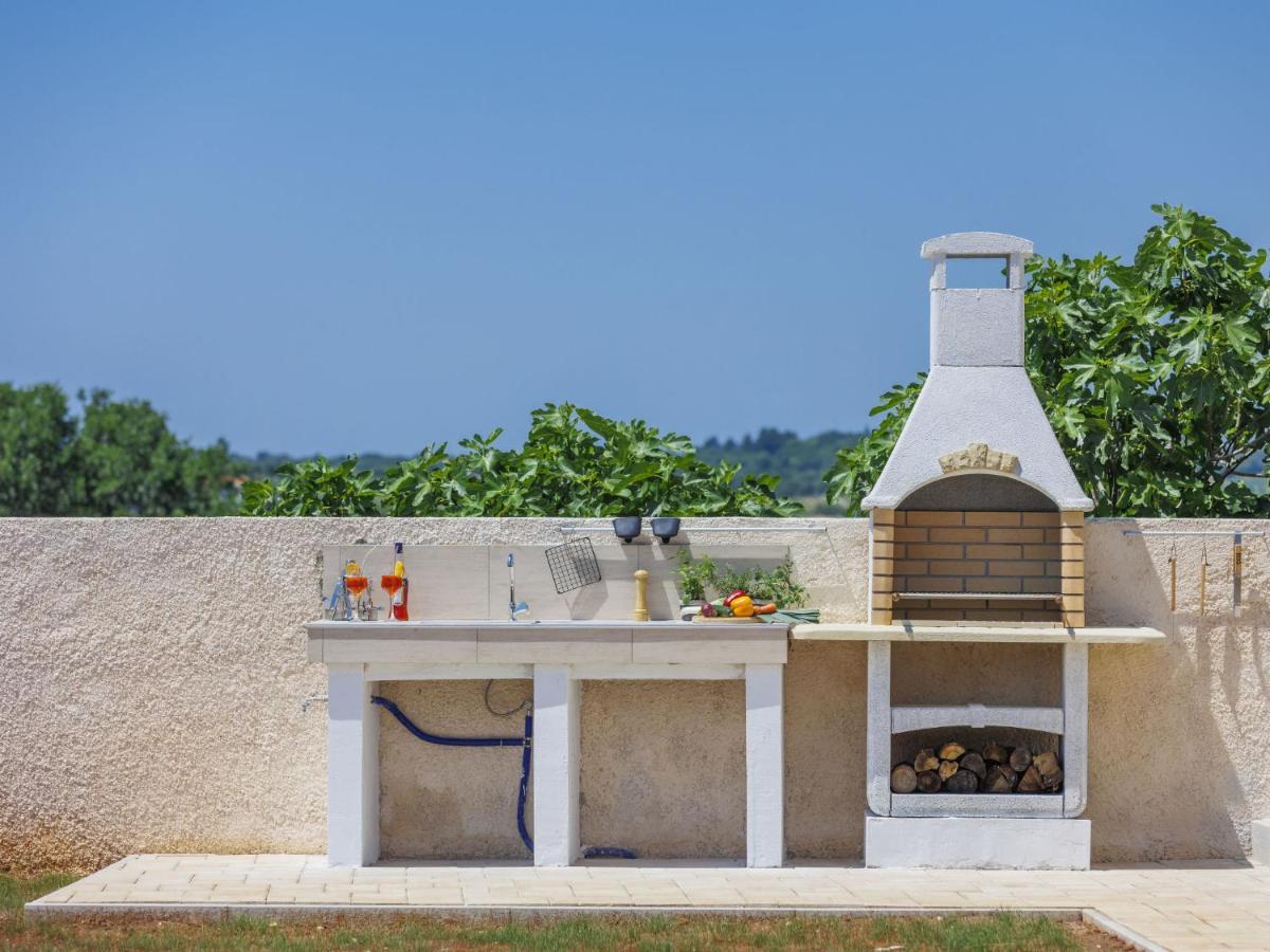 Holiday Home Villa Dora By Interhome Pola Esterno foto